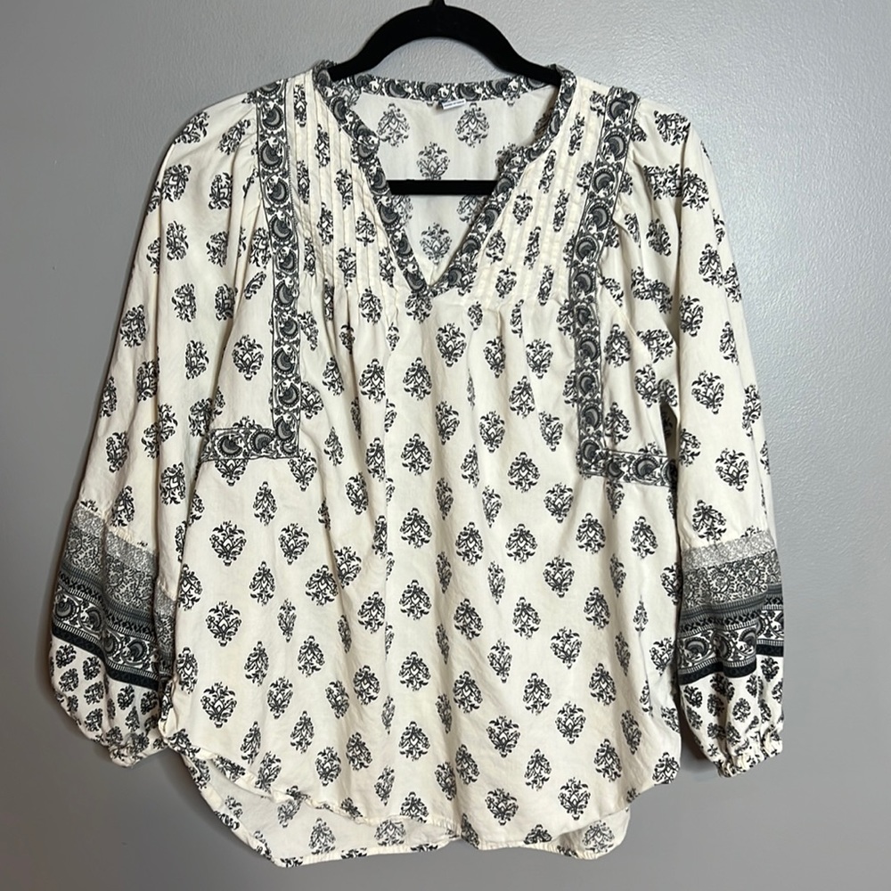 Old Navy cream blue paisley floral print blouse size medium puff sleeve